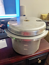 Does anyone know what this old Presto pressure cooker needs? It has an 8mm  hole in the lid. There is no model number on the pot. Thank you! : r/howto